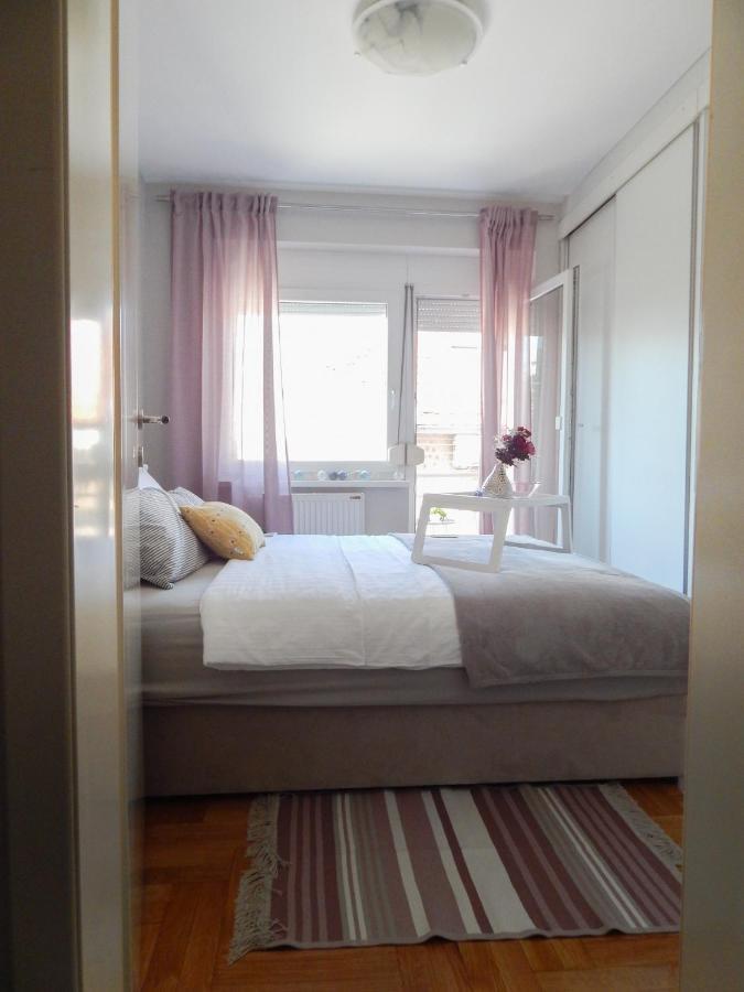 Quiet Center Apartment Sremska Mitrovica Exterior photo
